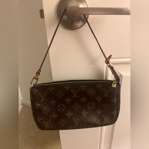Louis Vuitton pochette